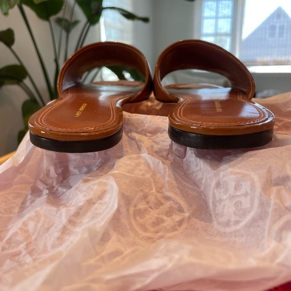 Eleanor Side By Tory Burch in Brown Leather - Picture 5 of 13